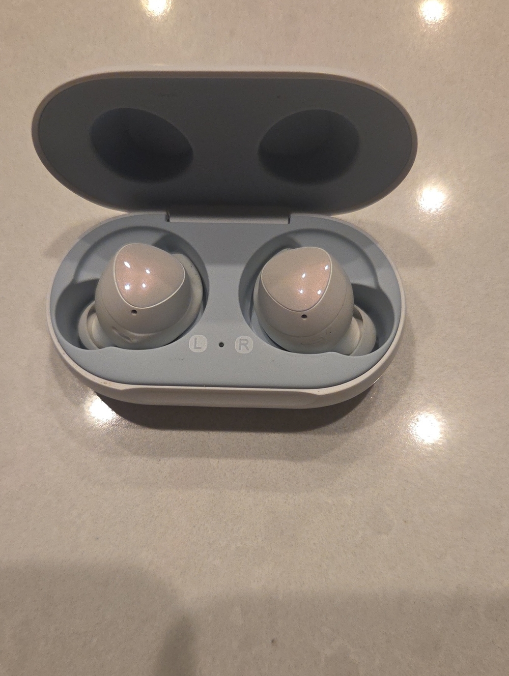 Samsung True Wireless Earbuds in Light Gray and Pearl